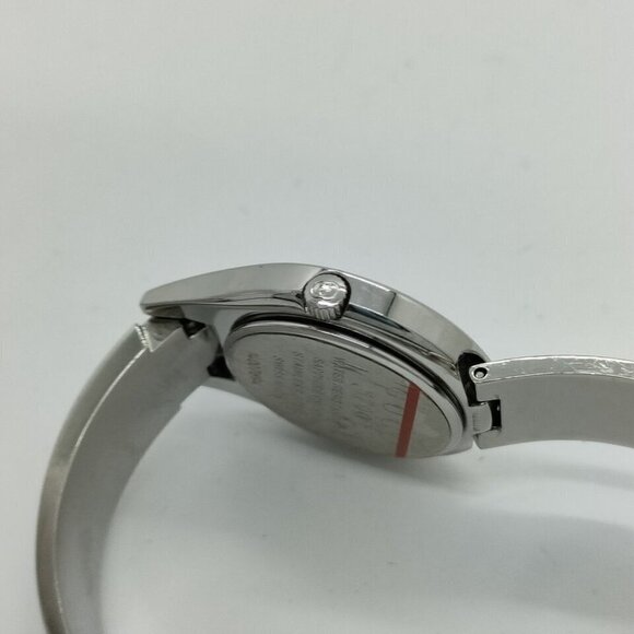 Gucci Watch 6700L  Black X Silver Bangle Watch - Picture 7 of 9